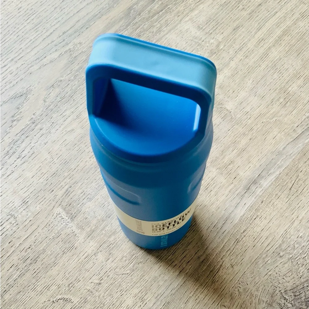NWT☀️Stanley IceFlow Bottle in Bright Blue 24oz. - Picture 6 of 7